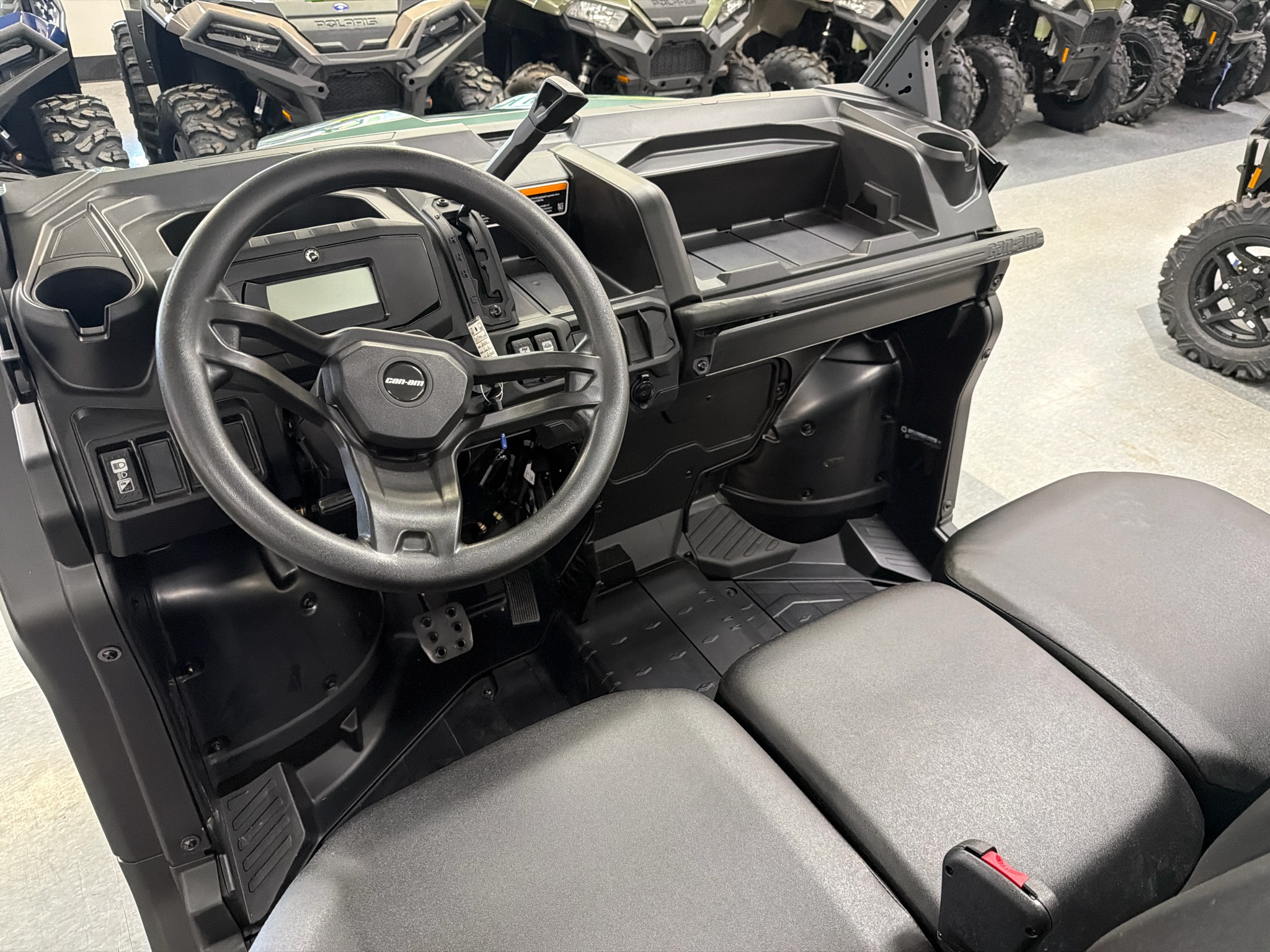 2026 Can-Am™ Defender HD7 5