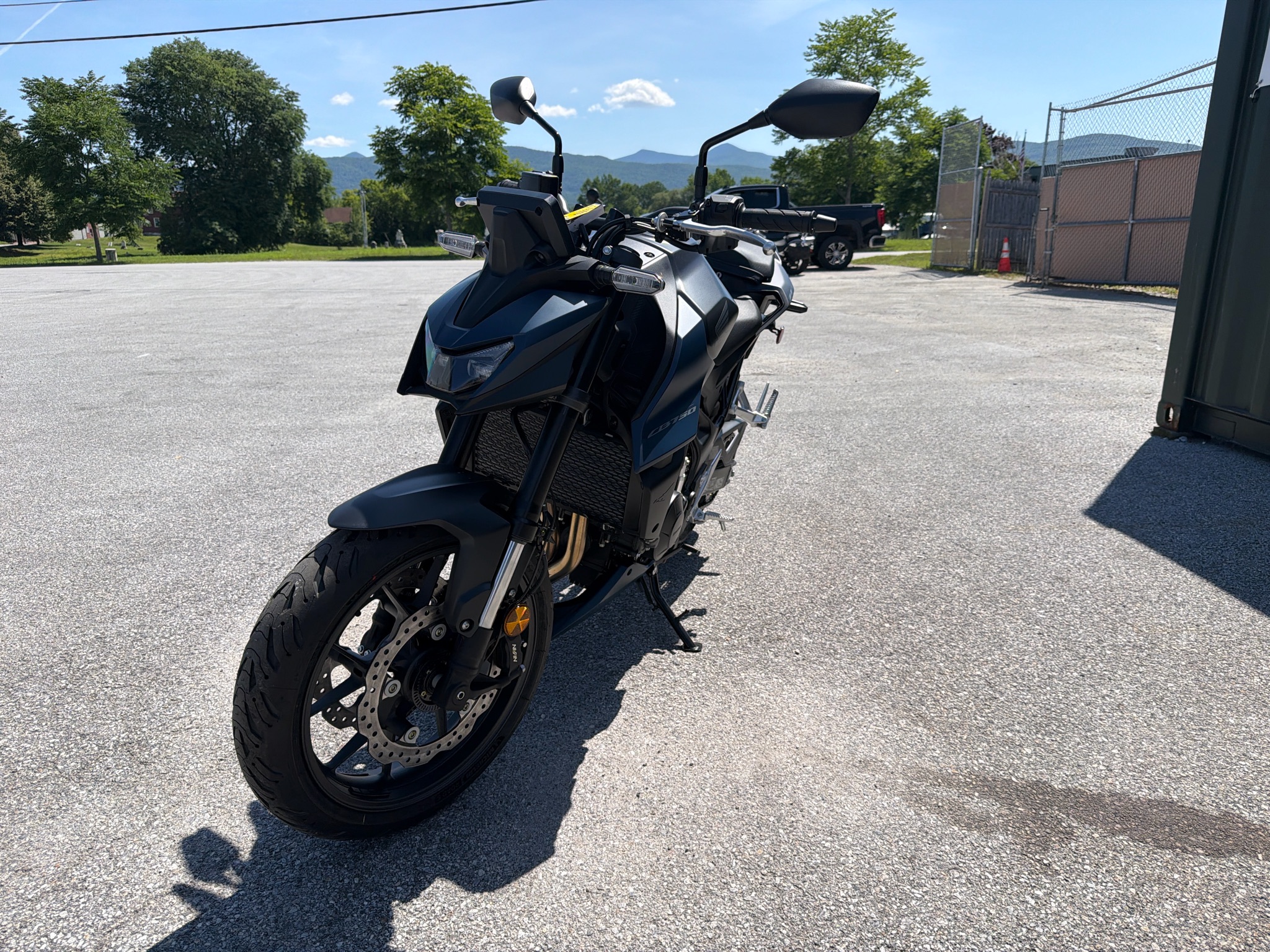 2026 Honda CB750 Hornet E-Clutch 2