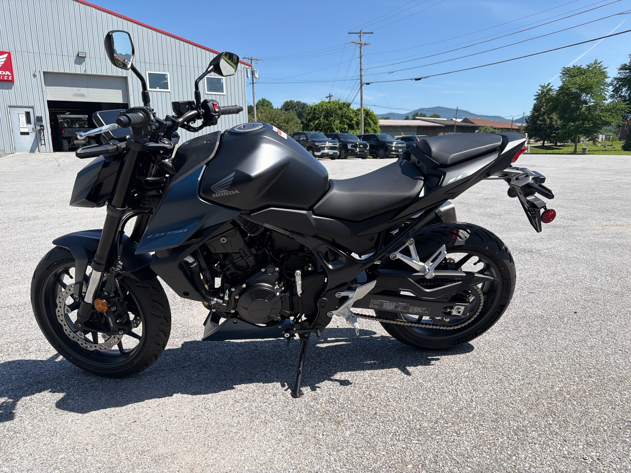 2026 Honda CB750 Hornet E-Clutch 3
