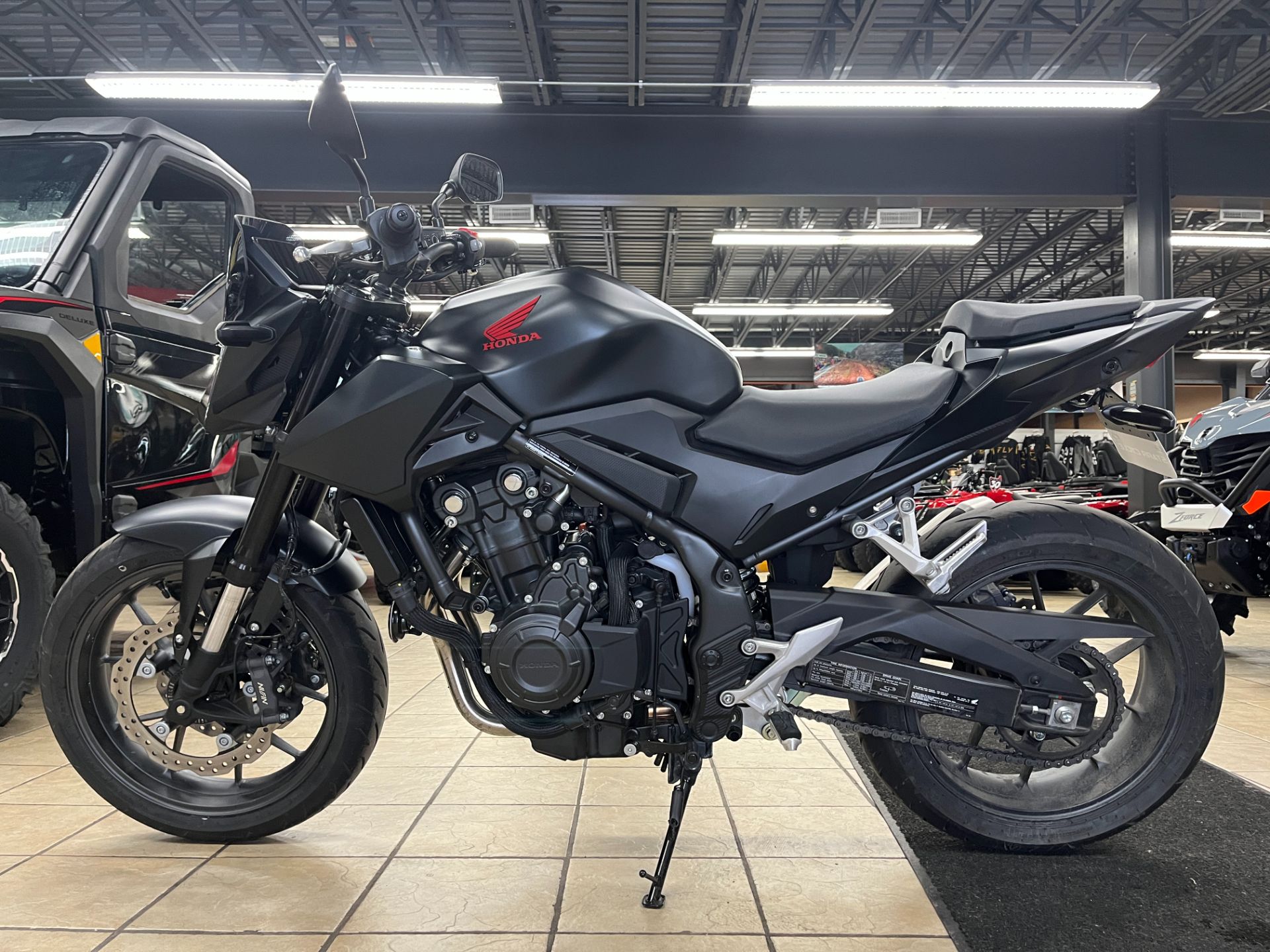 2025 Honda CB500F ABS in North Mankato, Minnesota - Photo 12