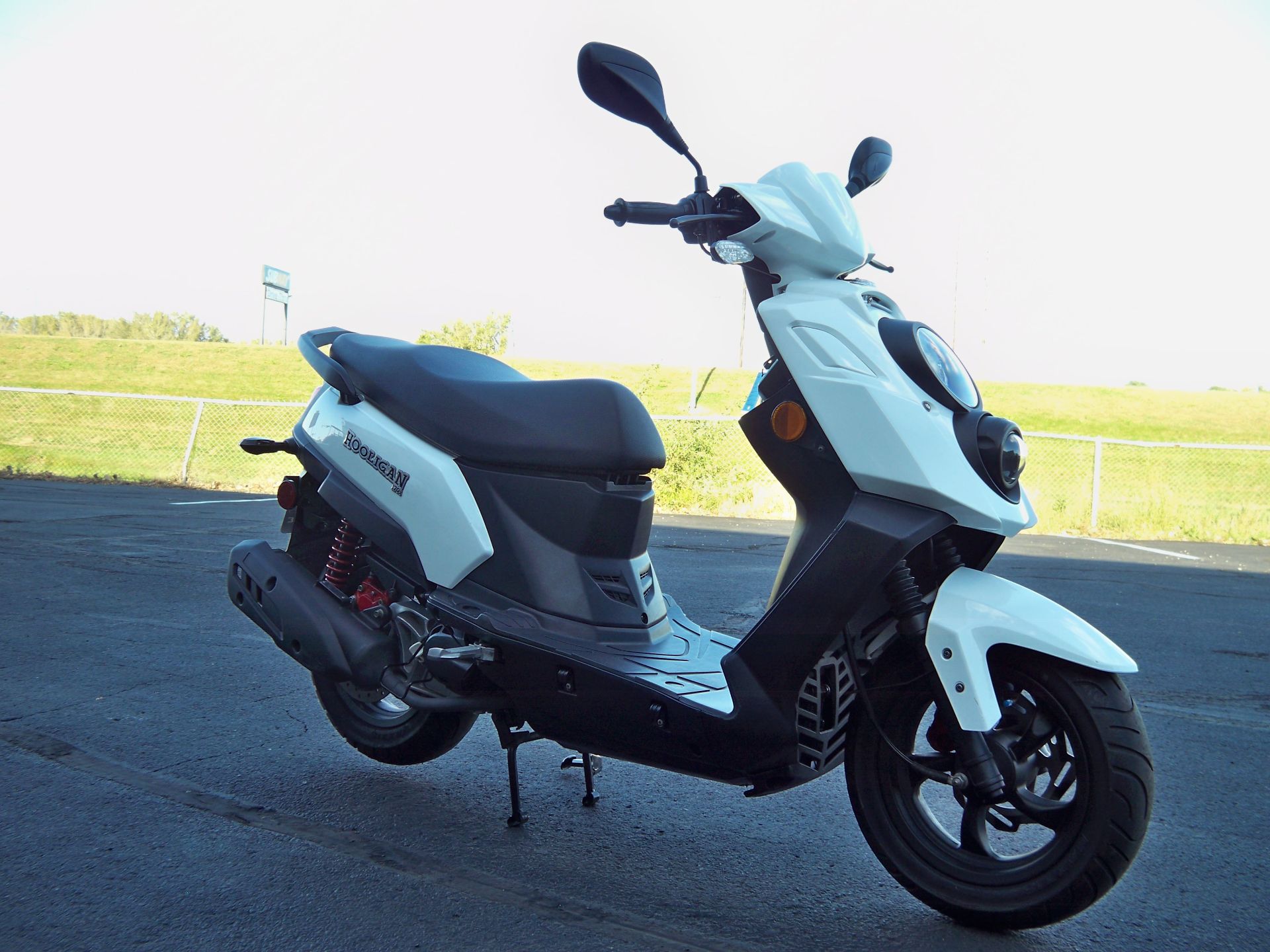 2021 Genuine Scooters Hooligan 170i in North Mankato, Minnesota - Photo 13