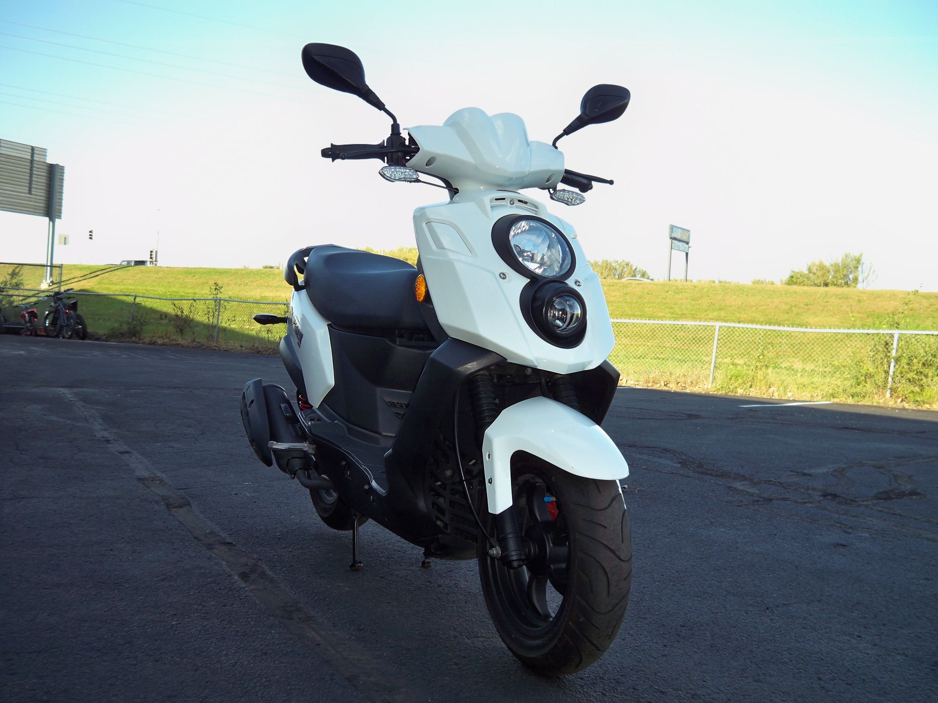 2021 Genuine Scooters Hooligan 170i in North Mankato, Minnesota - Photo 14