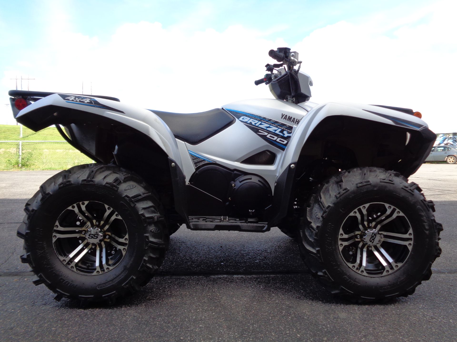 2020 Yamaha Grizzly EPS SE in North Mankato, Minnesota - Photo 12