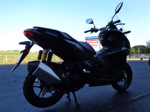 2025 Honda ADV160 in North Mankato, Minnesota - Photo 11