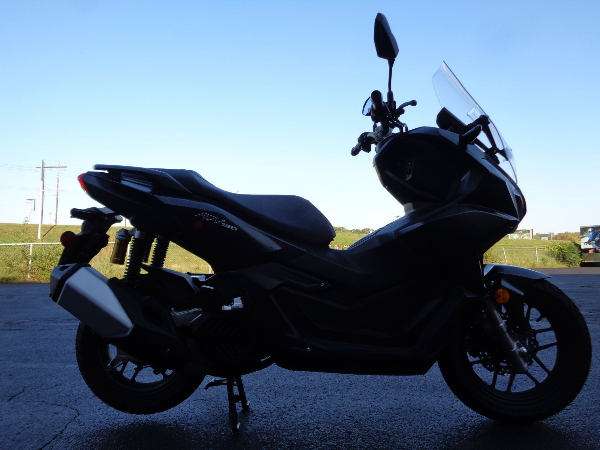 2025 Honda ADV160 in North Mankato, Minnesota - Photo 12