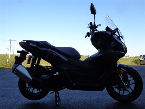 2025 Honda ADV160 in North Mankato, Minnesota - Photo 12