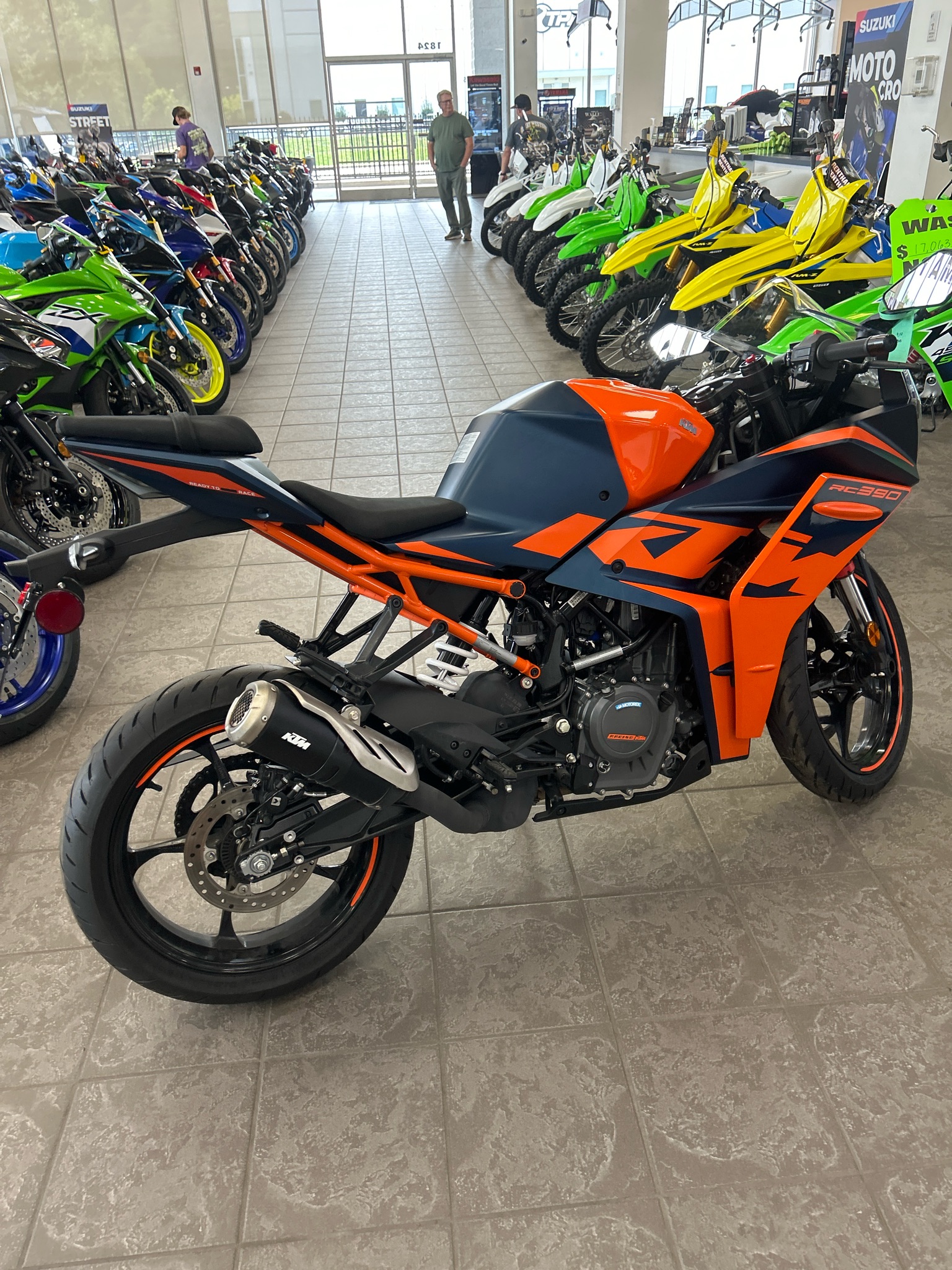 2023 KTM RC 390