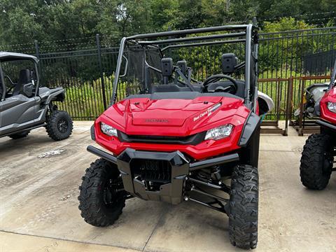 2025 Honda Pioneer 1000-6 Deluxe Crew — photo 1 of 19