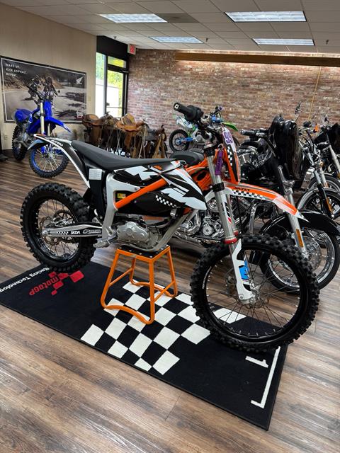 2023 KTM Freeride E-XC — photo 1 of 9