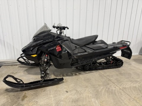 2026 Ski-Doo MXZ X 137 850 E-TEC ES Ice Ripper XT 1.25