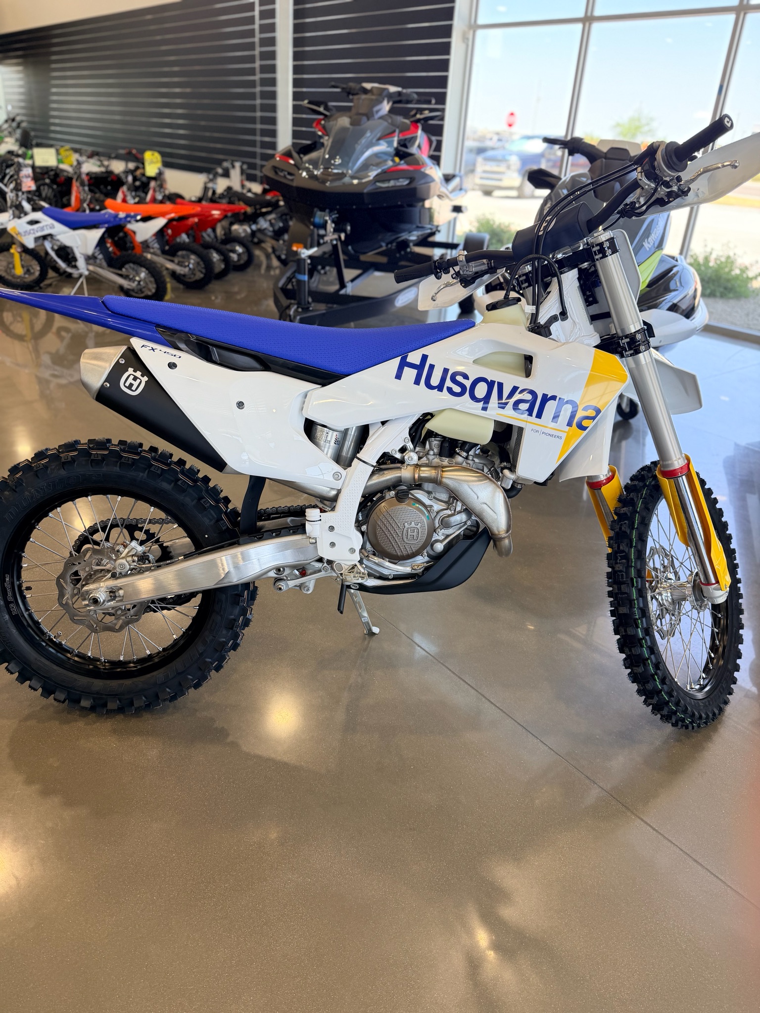 2027 Husqvarna FX 450 1