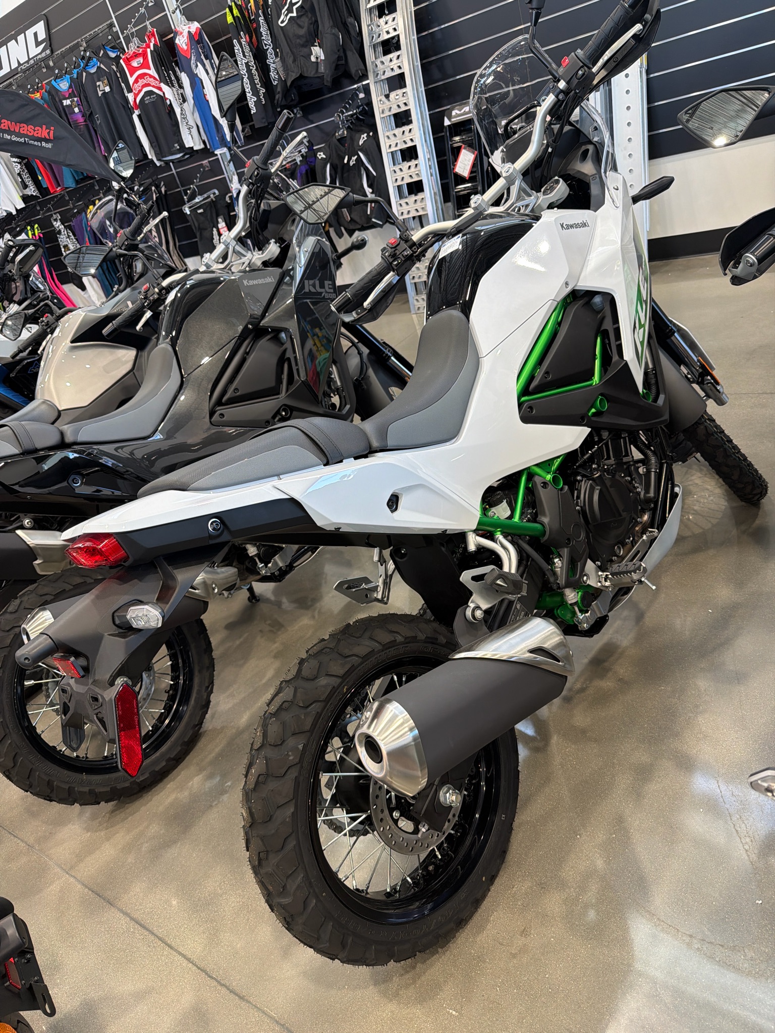2026 Kawasaki KLE®500 SE ABS 1