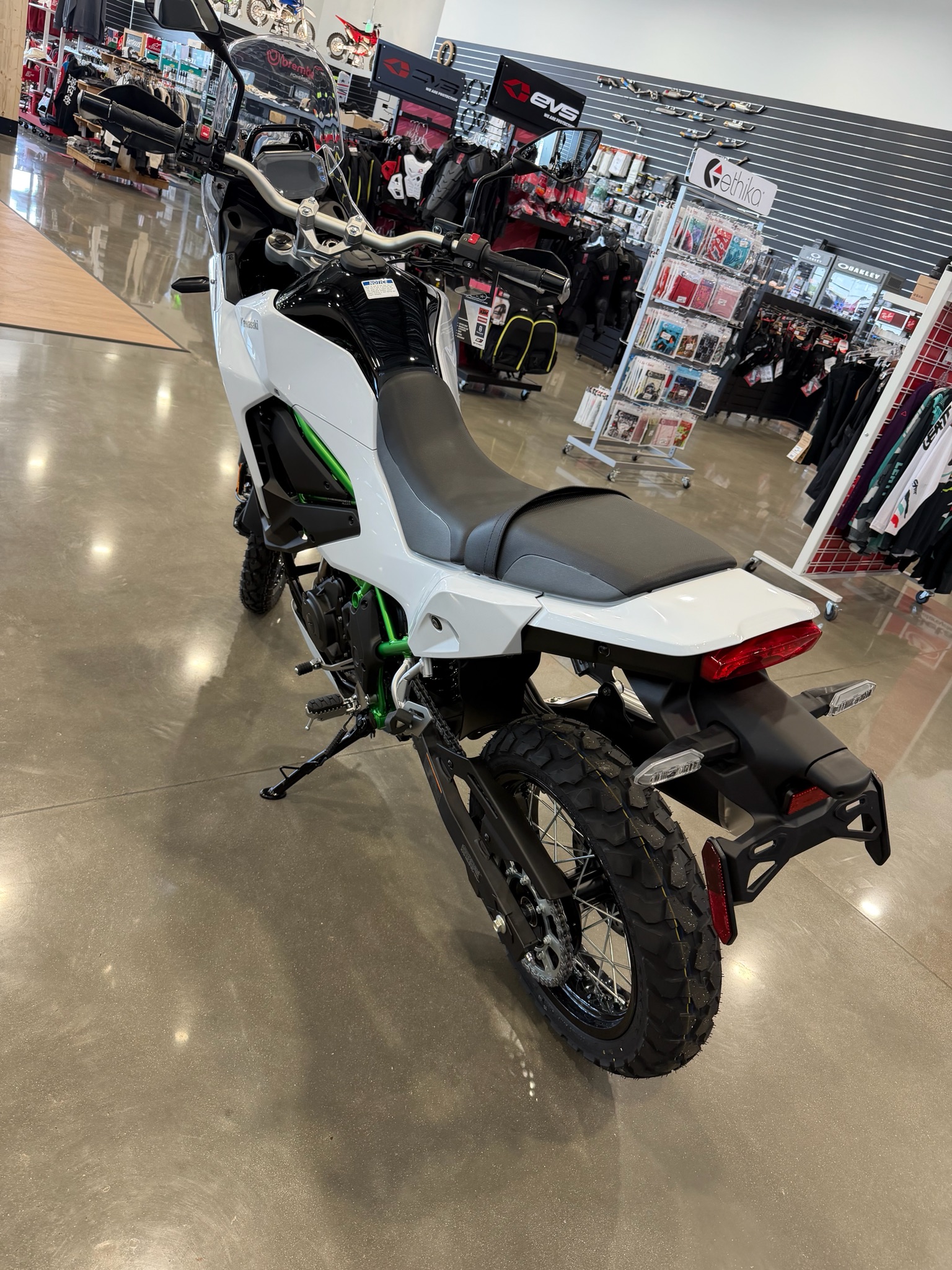 2026 Kawasaki KLE®500 SE ABS 3