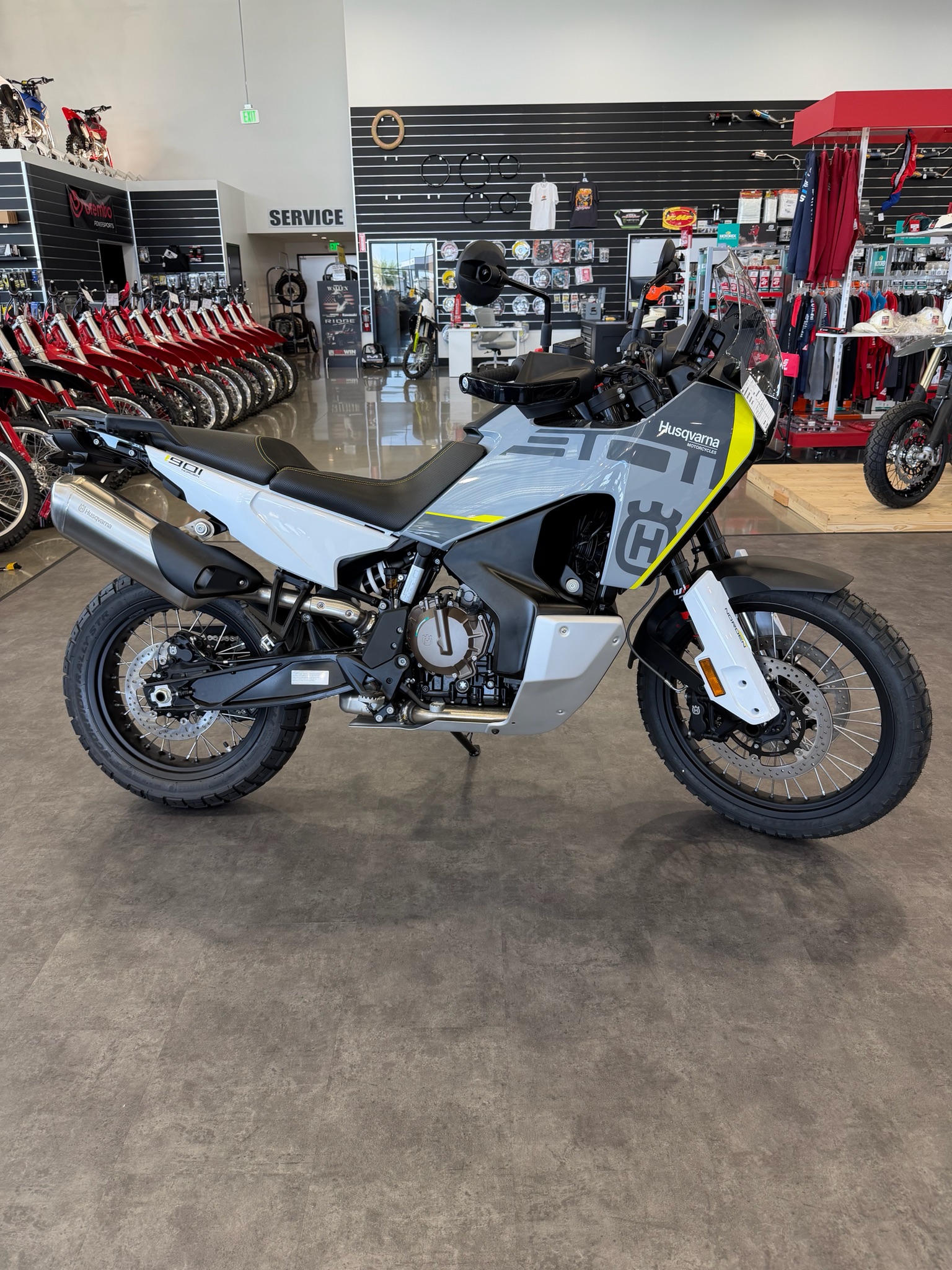 2025 Husqvarna Norden 901 1