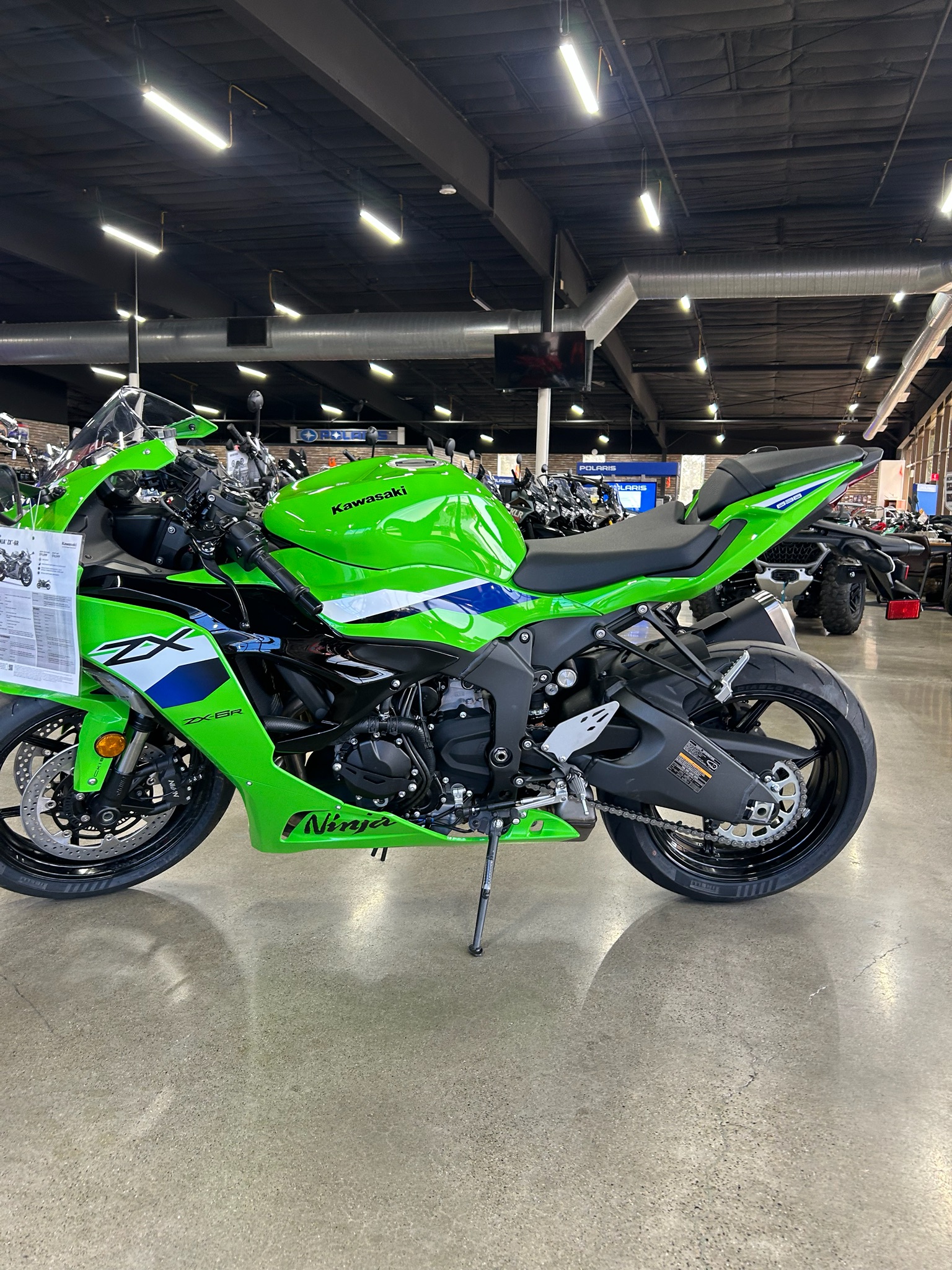 2026 Kawasaki Ninja® ZX-6R ABS 3