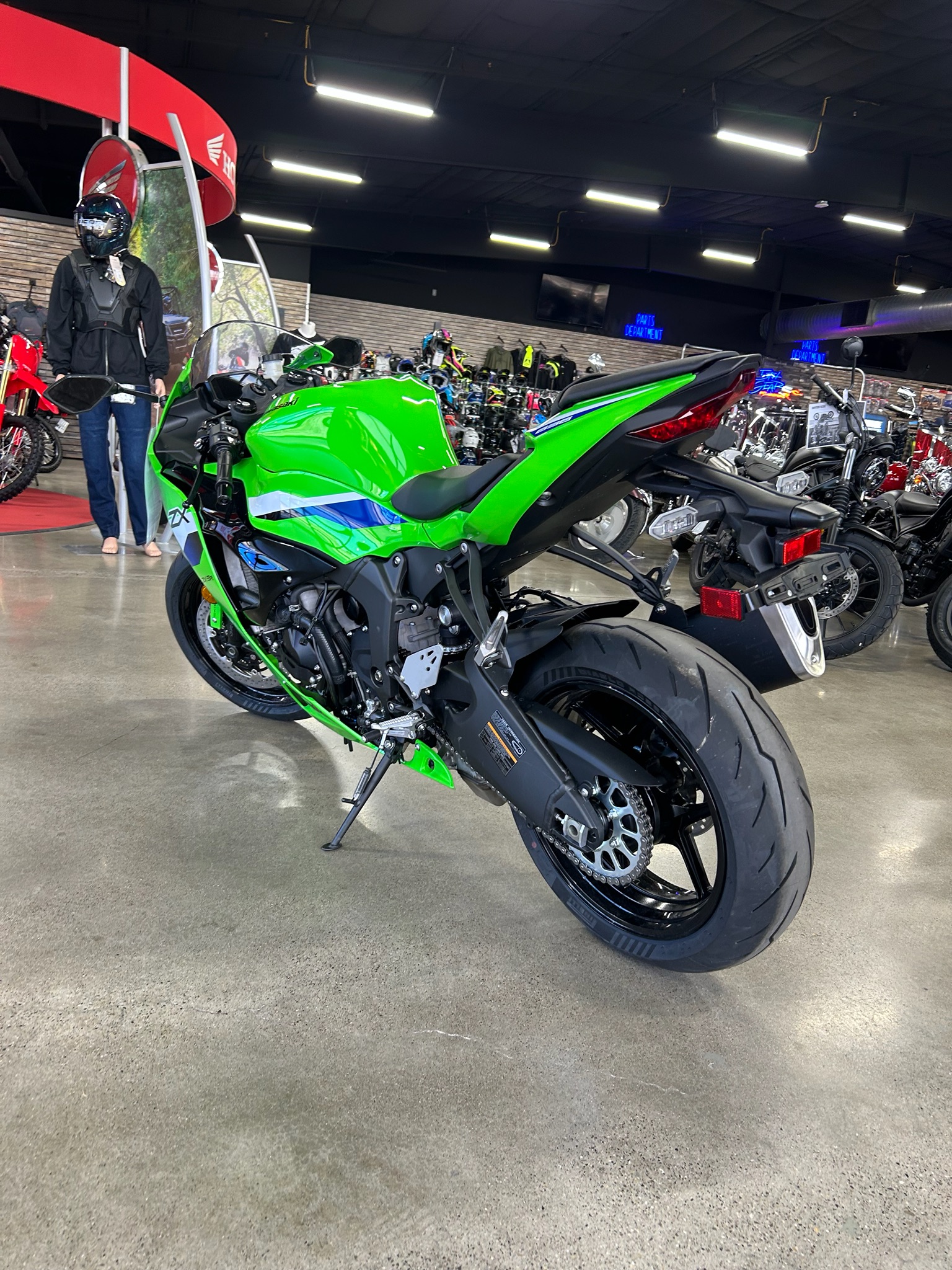 2026 Kawasaki Ninja® ZX-6R ABS 4