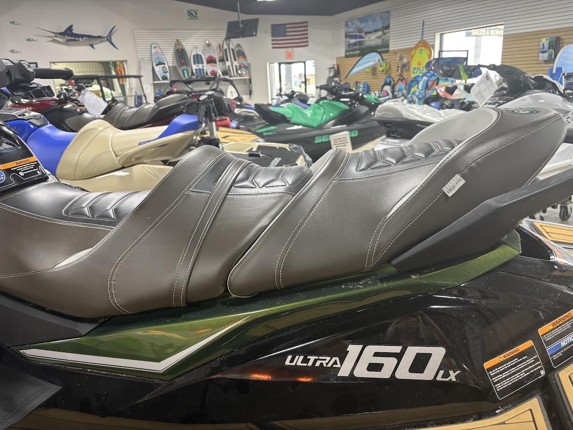 2025 Kawasaki Jet Ski® Ultra® 160LX 5