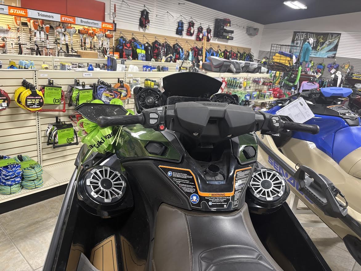 2025 Kawasaki Jet Ski® Ultra® 160LX 6