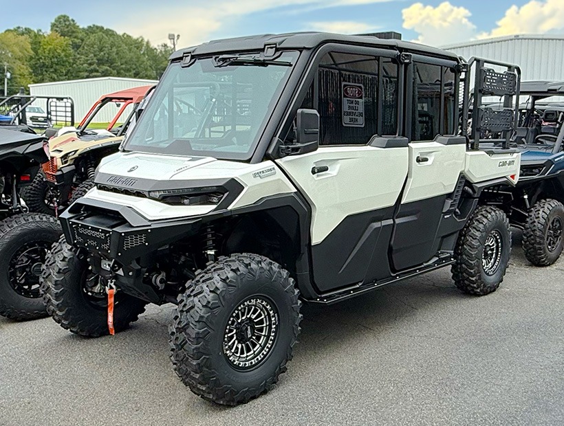 2026 Can-Am Defender MAX Limited HD11