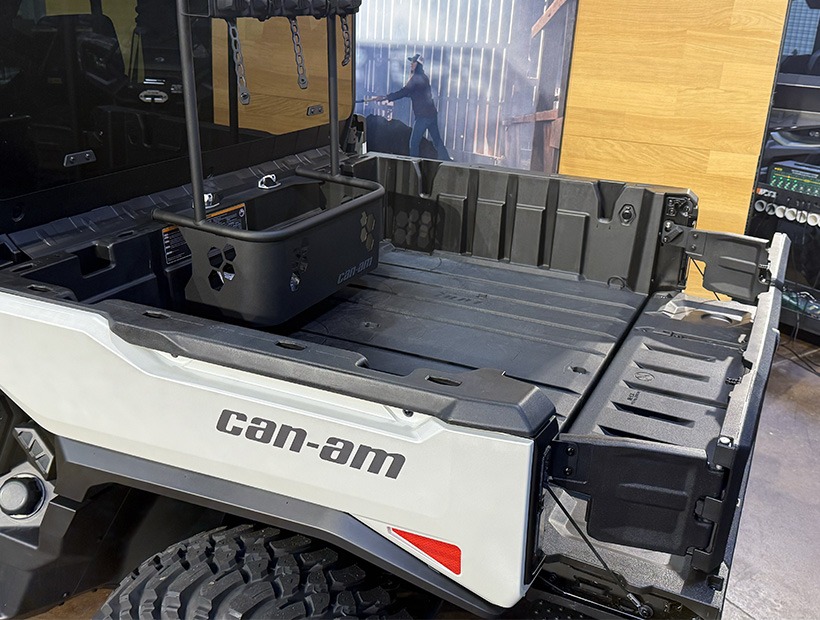 2026 Can-Am™ Defender MAX Limited HD11 10