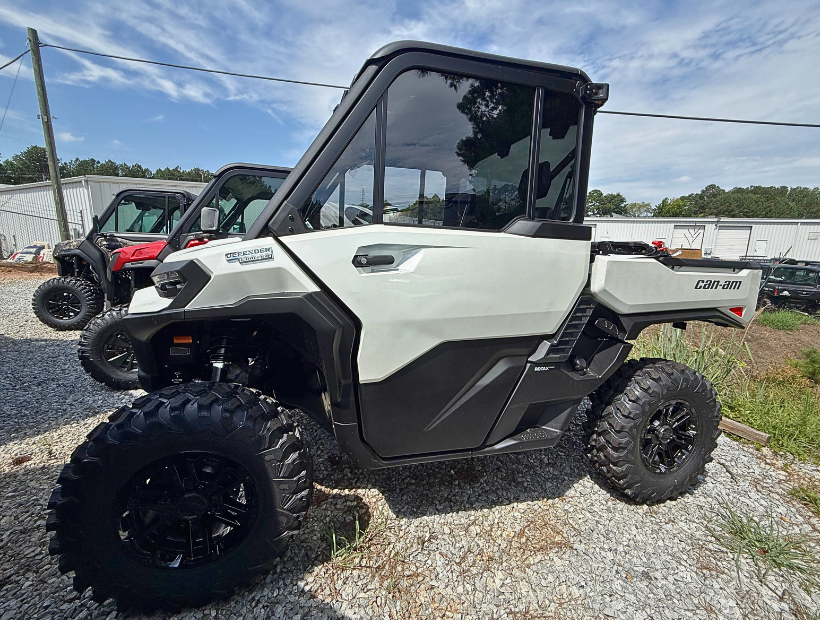 2026 Can-Am™ Defender Limited HD11 1