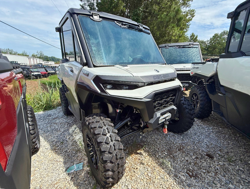 2026 Can-Am™ Defender Limited HD11 2