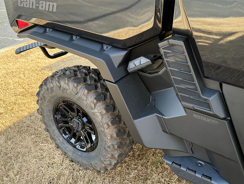 2026 Can-Am™ Defender MAX Lone Star CAB HD11 7