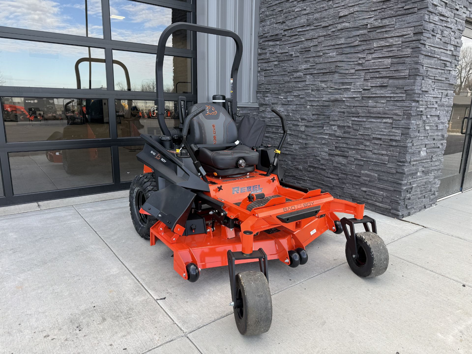 BBB (^^;)8946 New 2026 Bad Boy Mowers Rebel 61 in. Kawasaki FX820V EVO EFI 34 hp