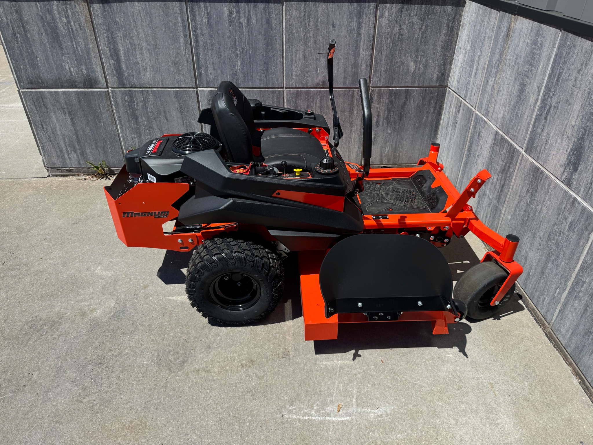 New Bad Boy Mowers MZ Magnum 60 in. Kawasaki FR651V 21.5 hp Lawn