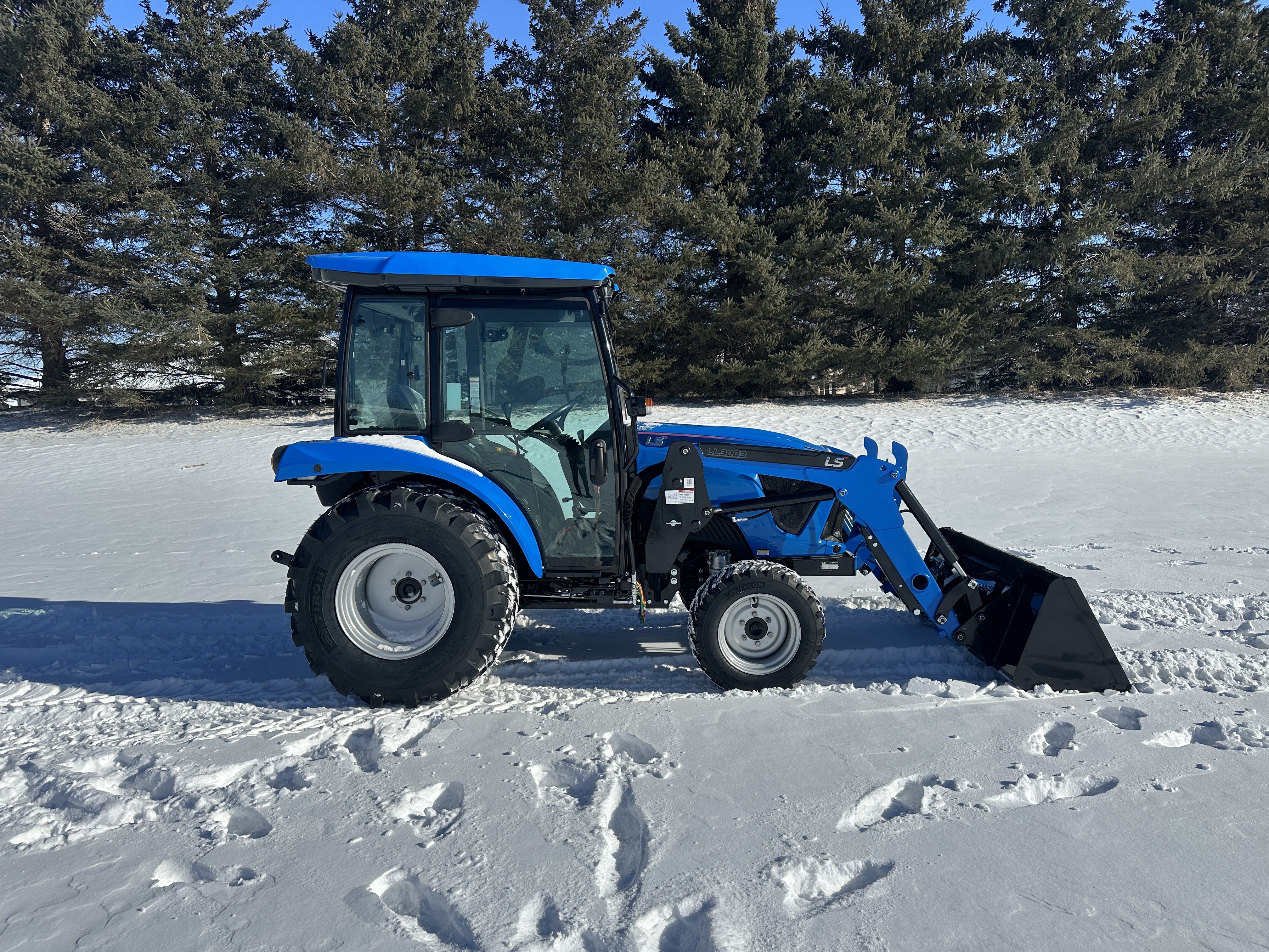 シマノBORDERLESS 380 MLS-T New 2025 LS Tractor MT232HECL W/LL3003 Loader & Versa Turf Tires