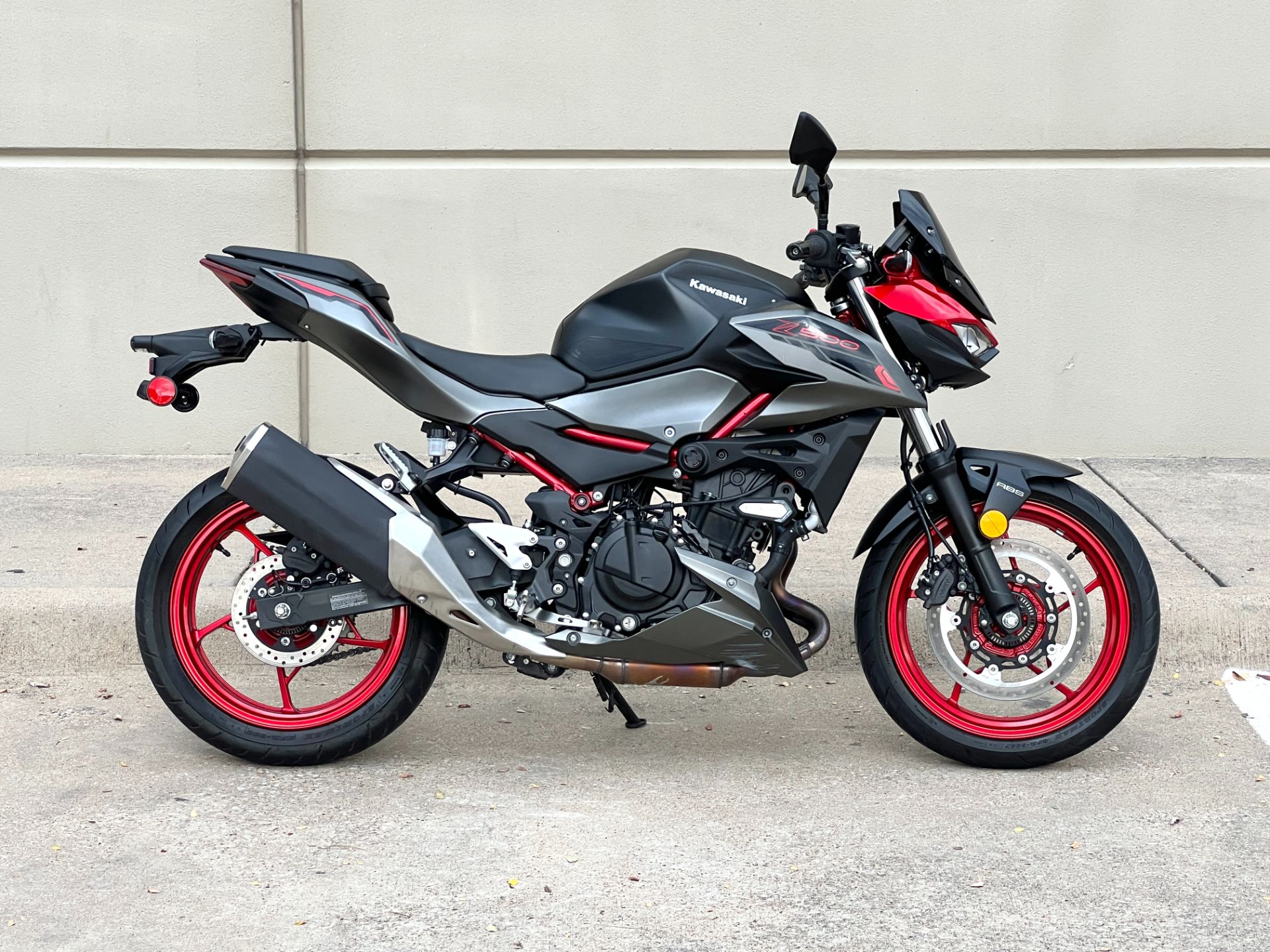 Used 2025 Kawasaki Z500 SE ABS | Motorcycles in Plano TX | A36878