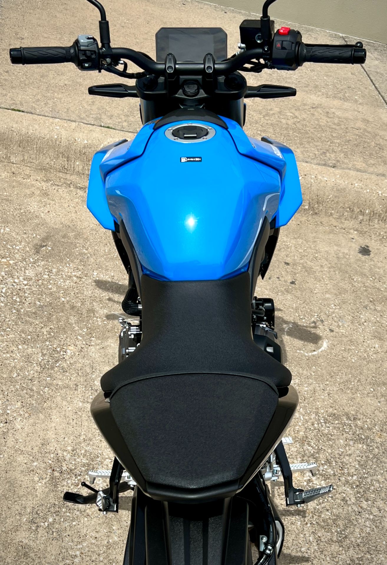 New 2025 Suzuki GSX-8S | Motorcycles in Plano TX | 100316 Glass