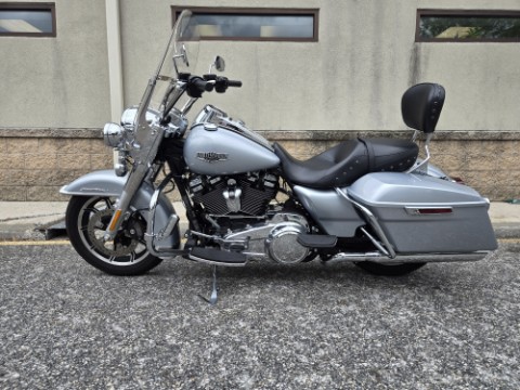 2019 Harley-Davidson Road King — photo 1 of 12