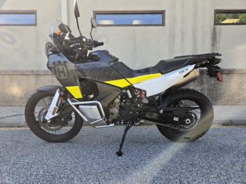 2023 Husqvarna Norden 901 — photo 1 of 24