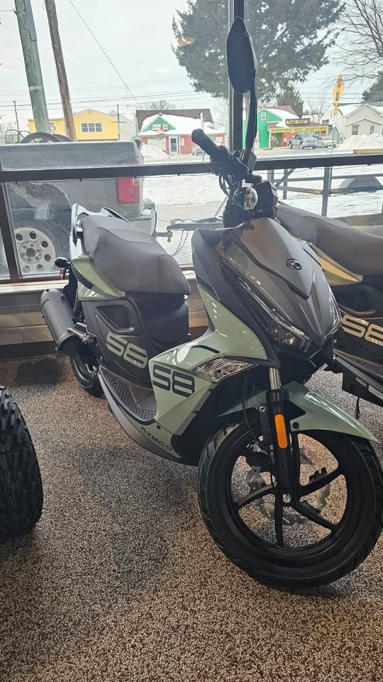 2026 KYMCO Super 8 50R 1