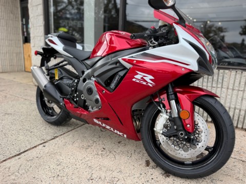 2027 Suzuki GSX-R600 — photo 1 of 9