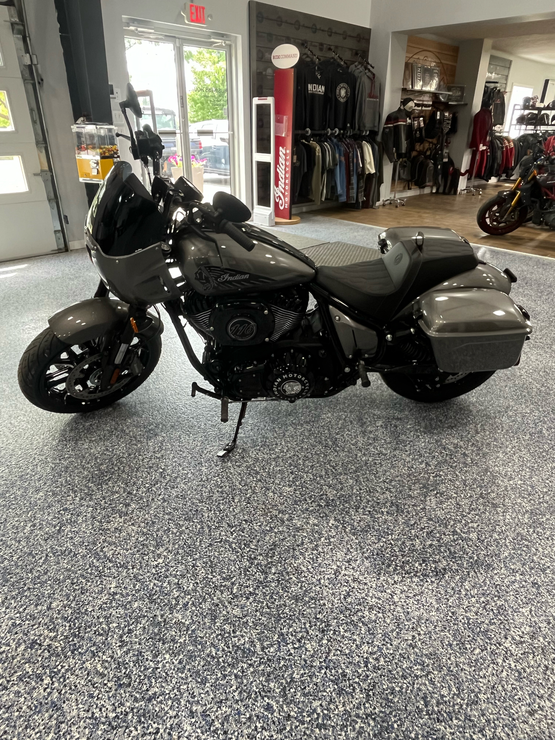 New 2025 Indian Motorcycle Sport Chief RT, Avon IN Specs, Price - Main Image