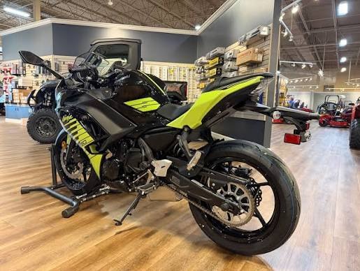 2026 Kawasaki Ninja® 650 ABS 3