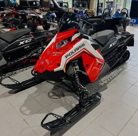 2027 Polaris 650 INDY XC 137 Indy Red ES