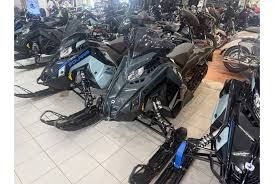 2027 850 INDY XC 137 Gloss Black ES