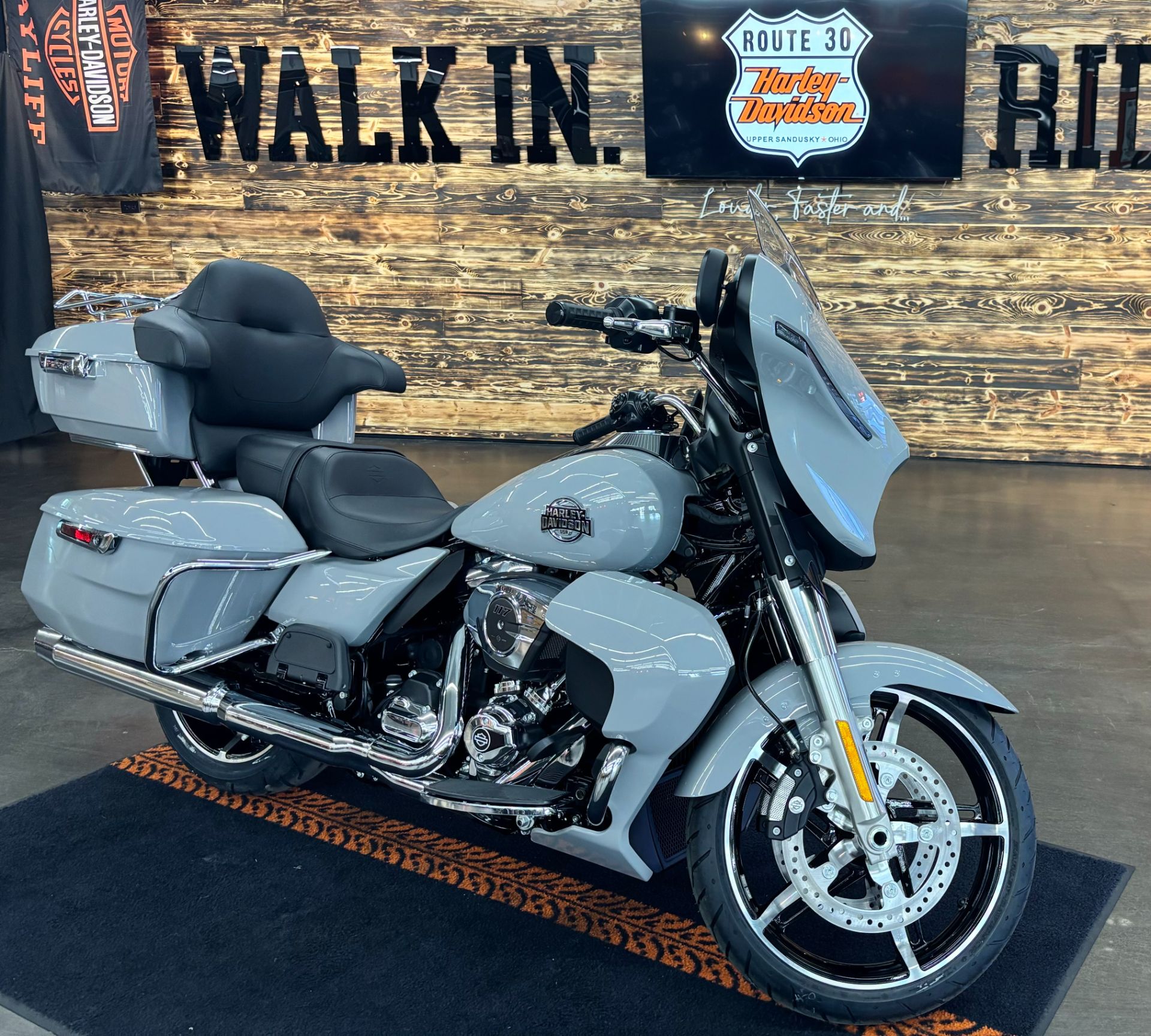 New 2025 Harley-Davidson Street Glide® Ultra Billiard Gray (Chrome