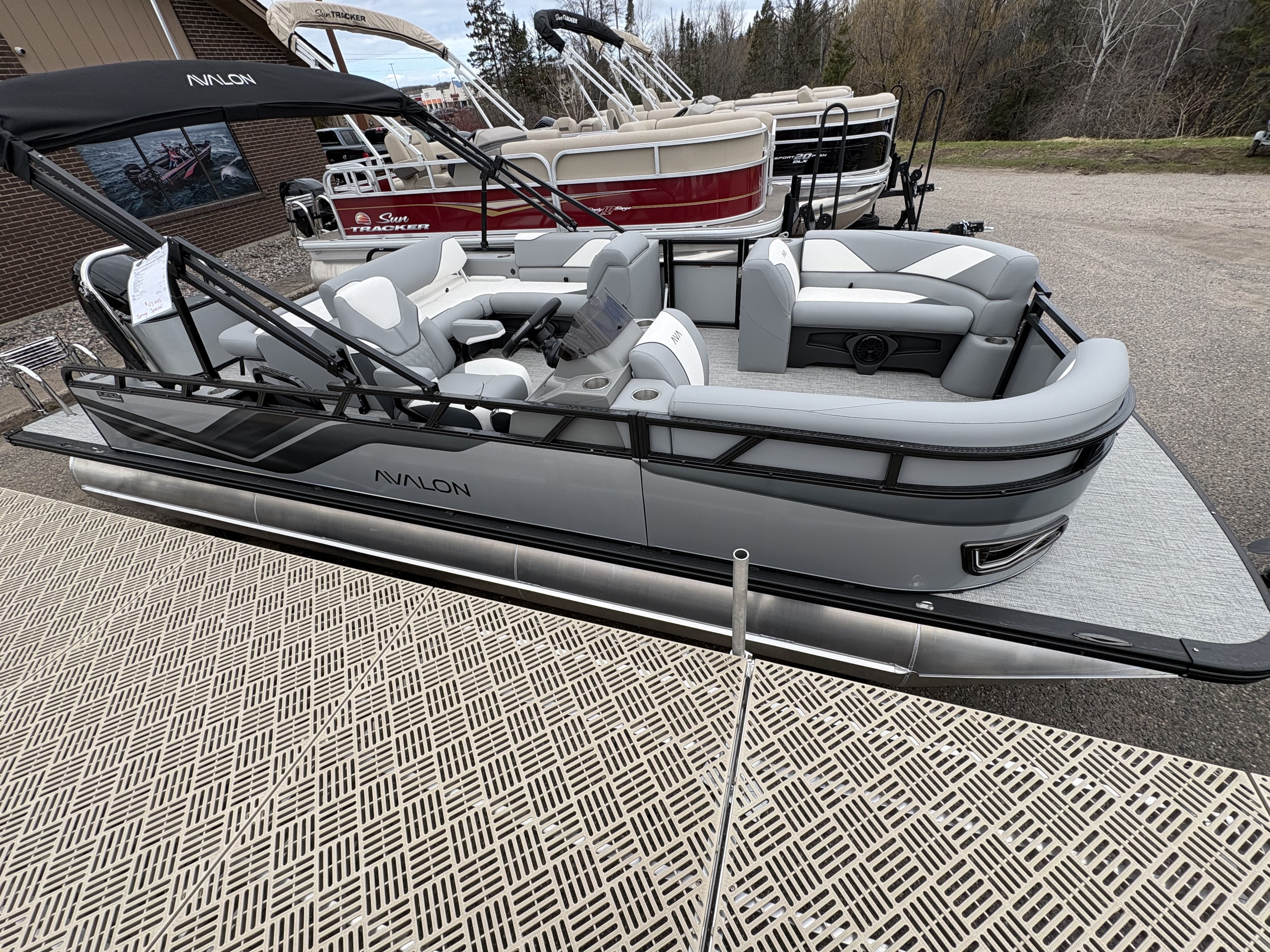 New 2026 Avalon 21' Venture 85 Versatile Rear Bench, Sault Sainte