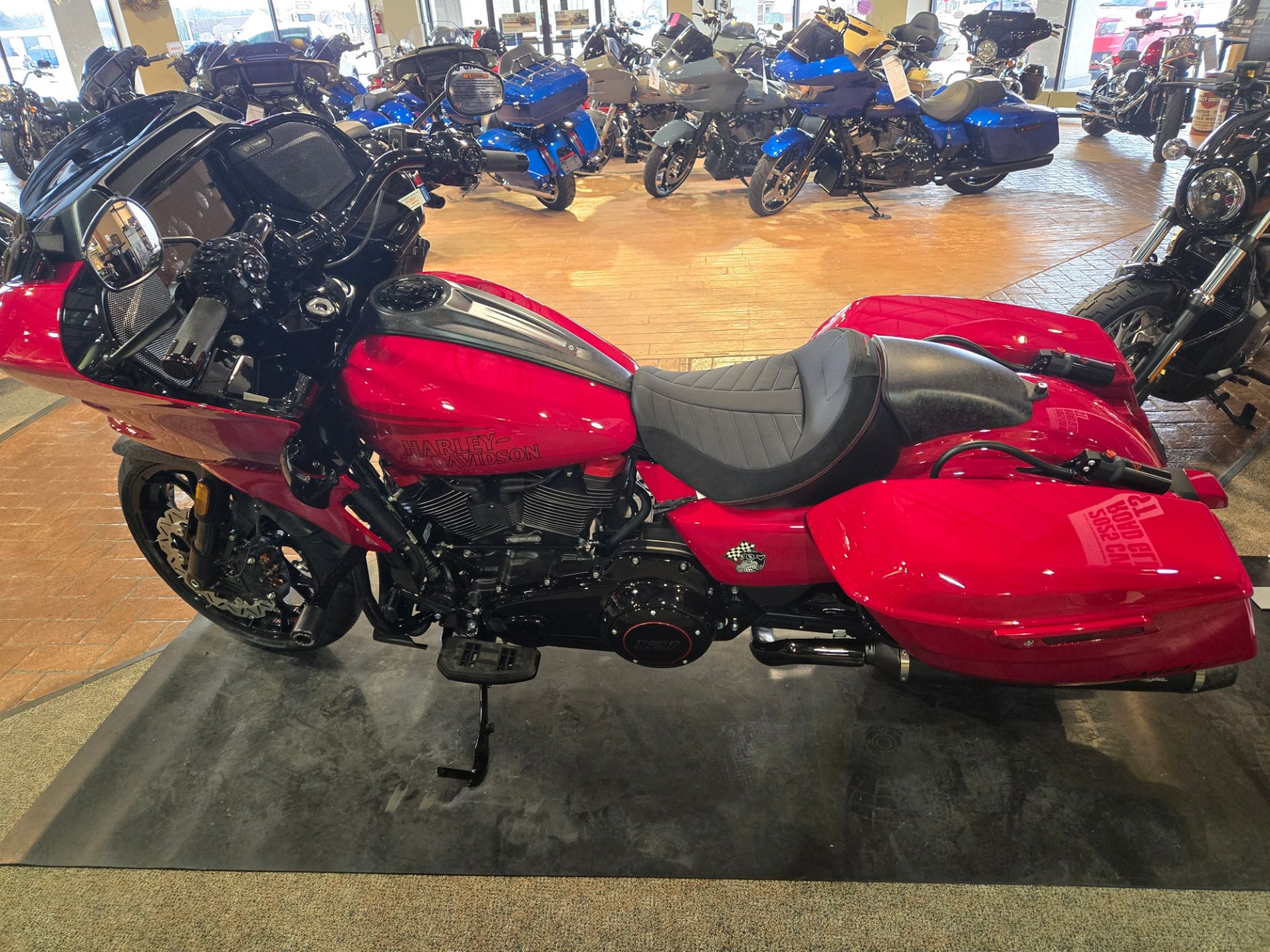2025 Harley-Davidson CVO™ Road Glide® ST in Rock Falls, Illinois - Photo 4