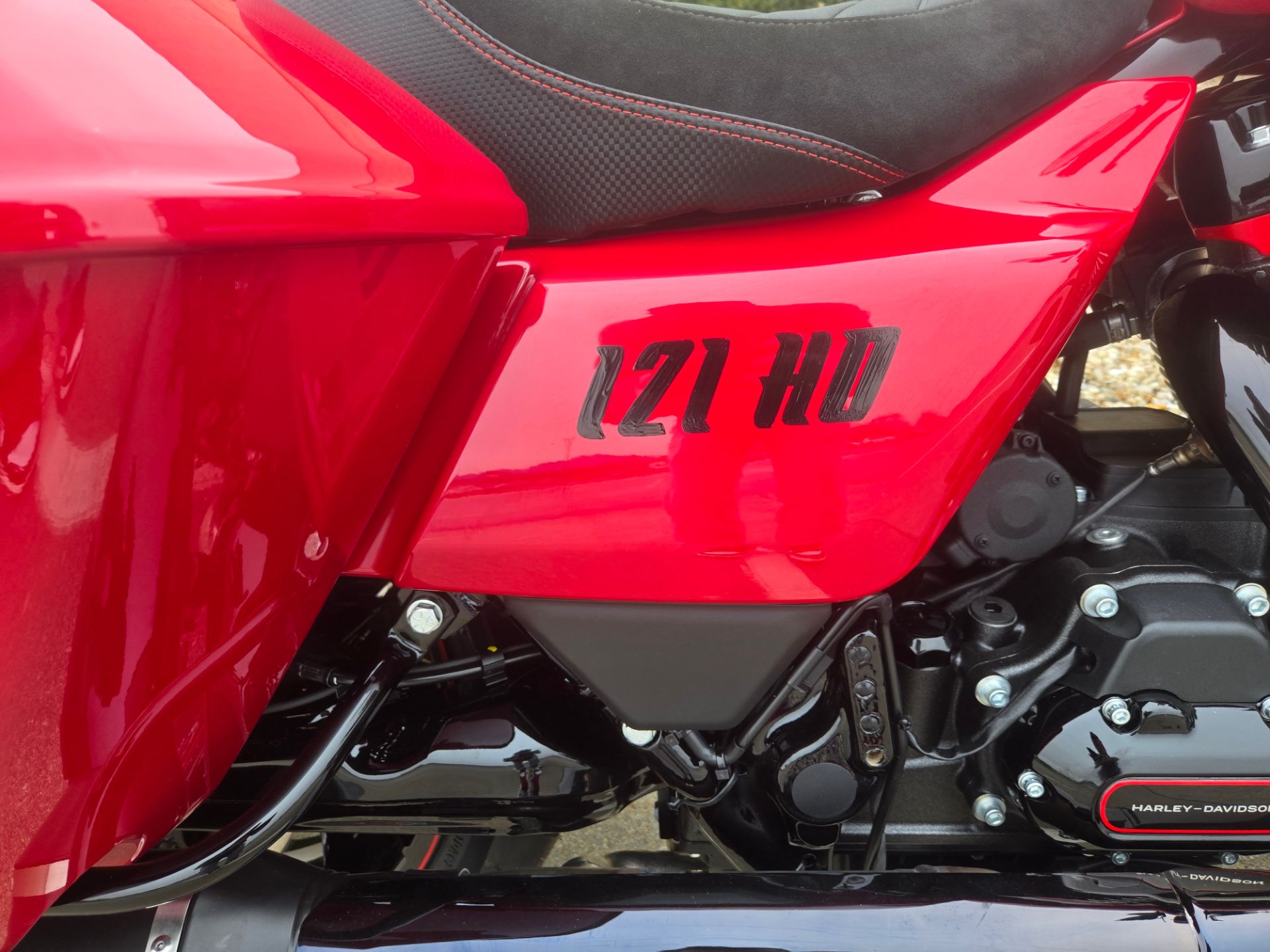 2025 Harley-Davidson CVO™ Road Glide® ST in Rock Falls, Illinois - Photo 9