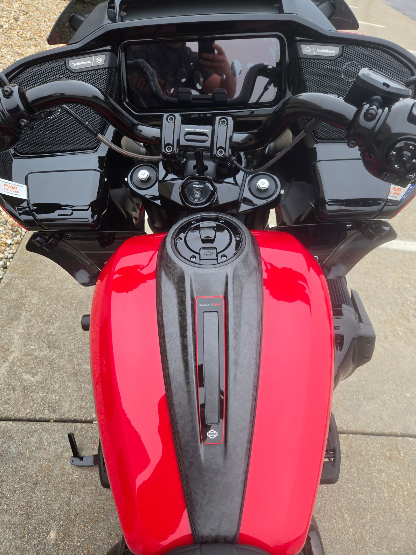 2025 Harley-Davidson CVO™ Road Glide® ST in Rock Falls, Illinois - Photo 5