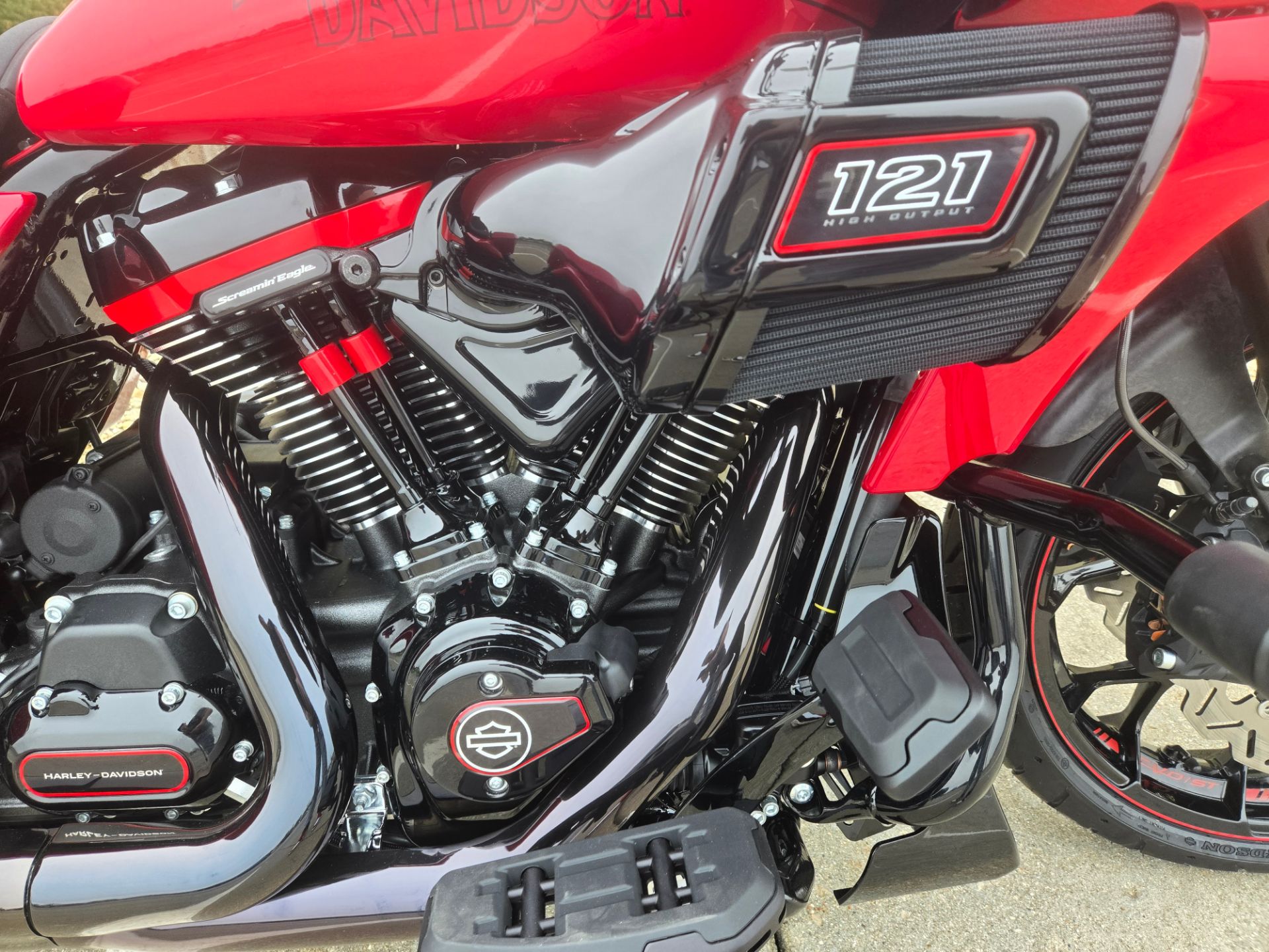 2025 Harley-Davidson CVO™ Road Glide® ST in Rock Falls, Illinois - Photo 6