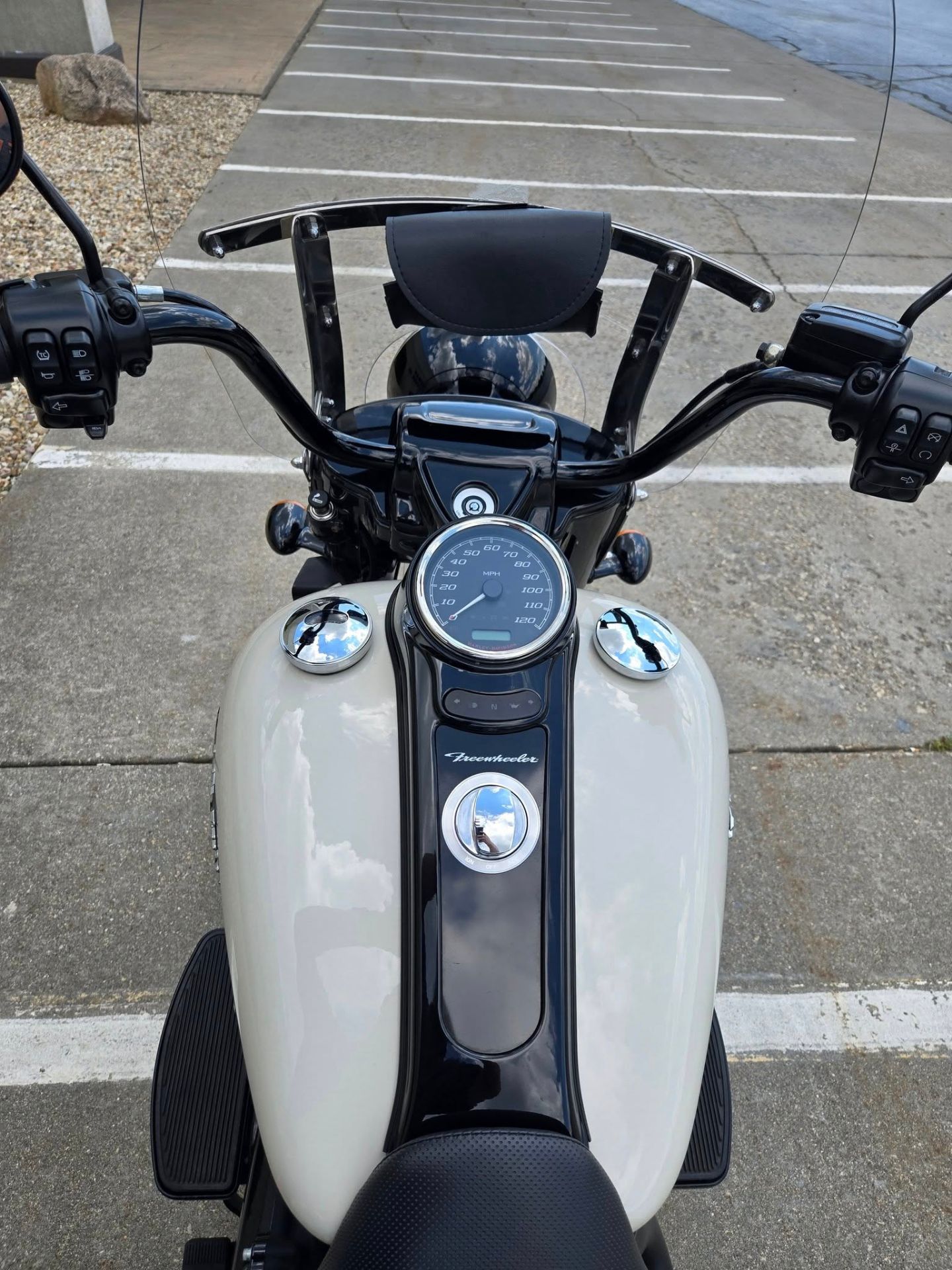 2023 Harley-Davidson Freewheeler® in Rock Falls, Illinois - Photo 3