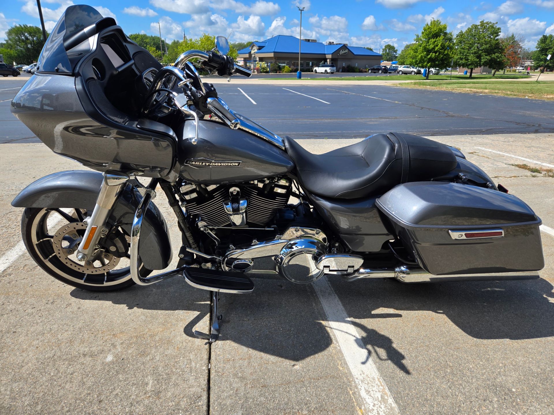 2021 Harley-Davidson Road Glide® in Rock Falls, Illinois - Photo 5