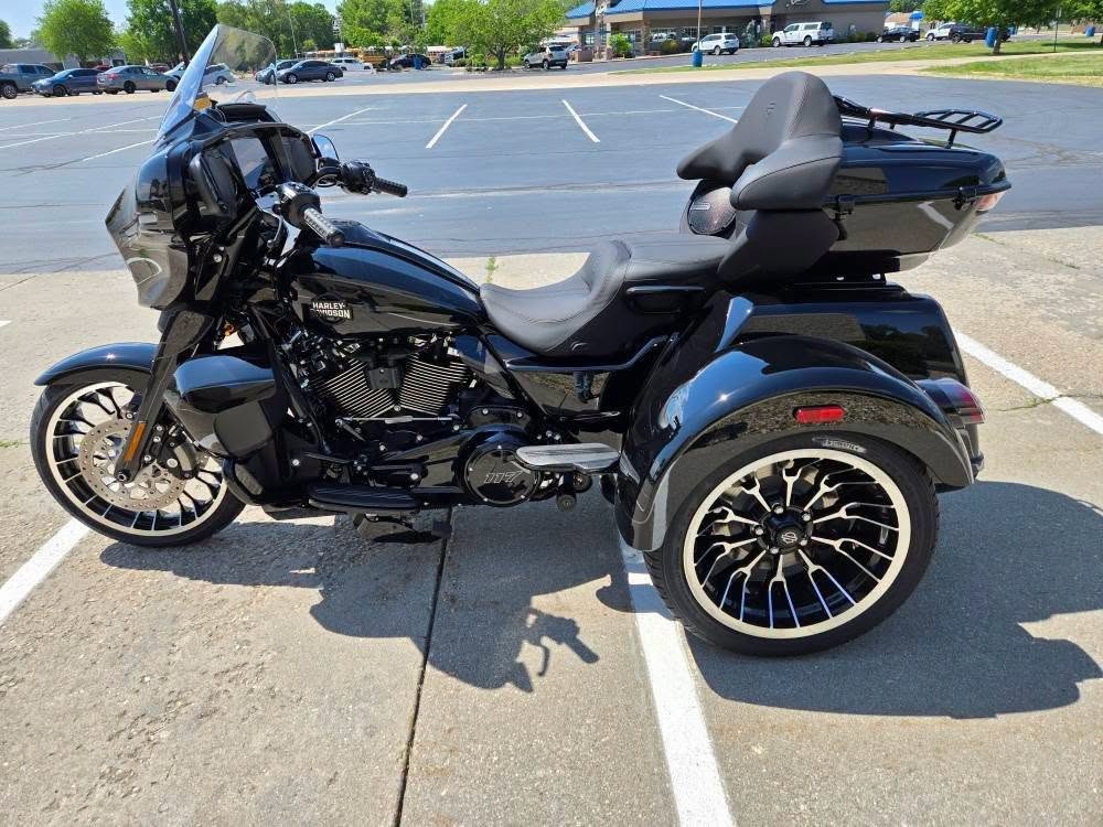 2026 Harley-Davidson Street Glide® 3 Limited 4