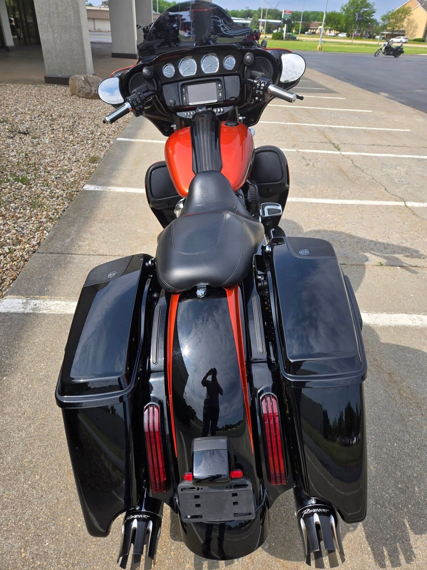 2017 Harley-Davidson CVO™ Street Glide® in Rock Falls, Illinois - Photo 2